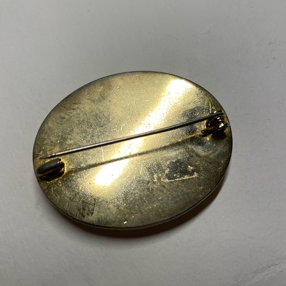 Flower painting vintage pin - Picture 2 of 2